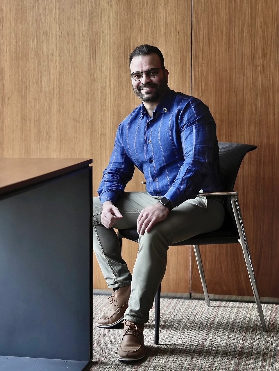Arthur Ayres Diniz de Oliveira em ambiente profissional